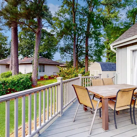 Cozy Beach Retreat